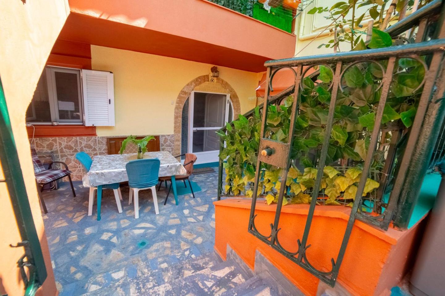 Krasa 2Bedroom Apartment Ágios Matthaíos Extérieur photo